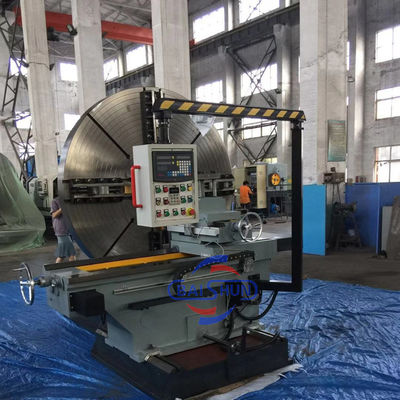Disco de metal convencional girando hacia el torno de la máquina de brida del torno del motor