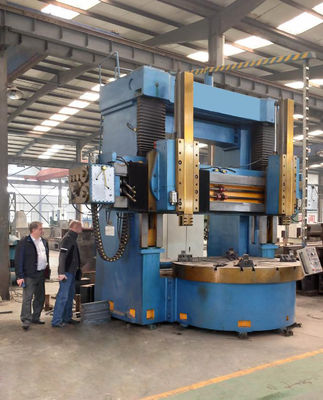 Máquina de corte de metales de hierro fundido de 10 T de carga máxima Diámetro 2500 mm Cuatro chucks