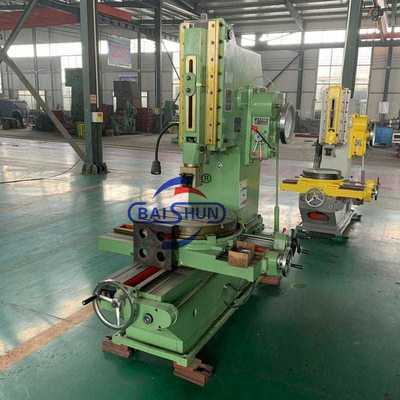 Máquina ranuradora vertical de alimentación hidráulica con control PLC con longitud máxima de ranurado de 200 mm para chaveteros y trabajos en metal