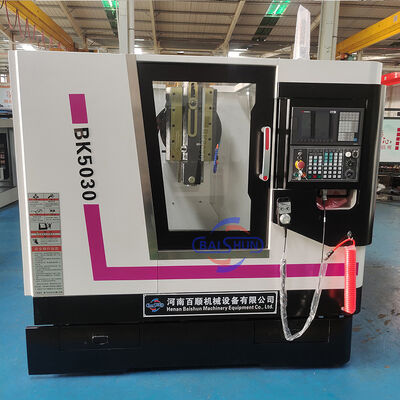 BK5040 Máquina ranuradora CNC compacta pequeña para procesamiento de chaveteros de piezas electrónicas no metálicas